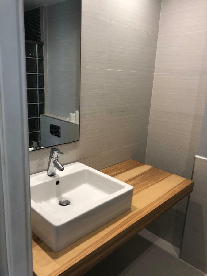 Apartamento Bruselas Салоу Экстерьер фото